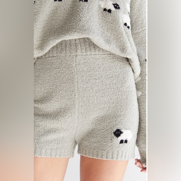 (64) New Francesca’s Simone Sage Green Teddy Shorts - Picture 4 of 5